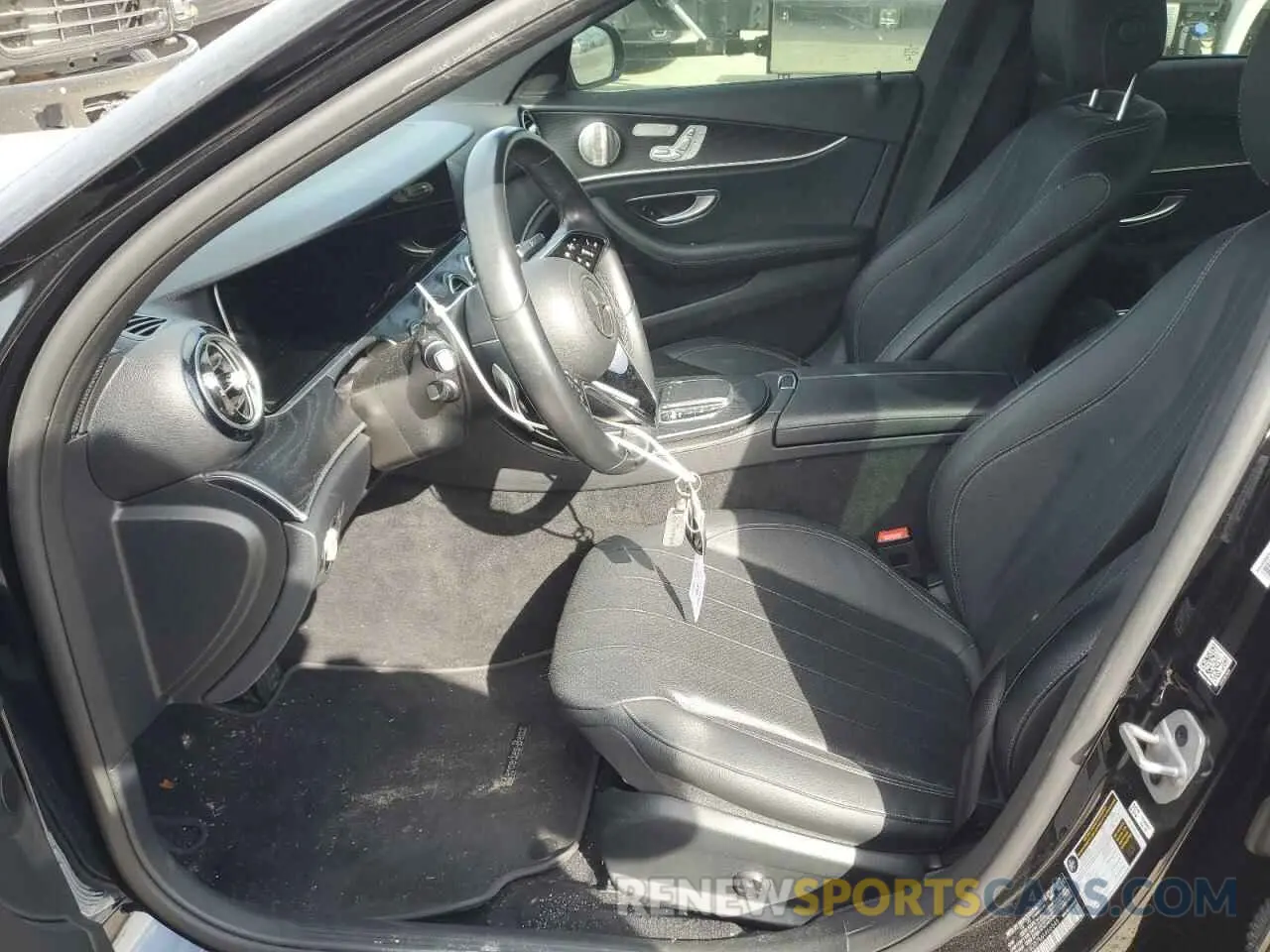 7 fotografías del automóvil dañado W1KZF8DB7MA966545 MERCEDES-BENZ E-CLASS 2021