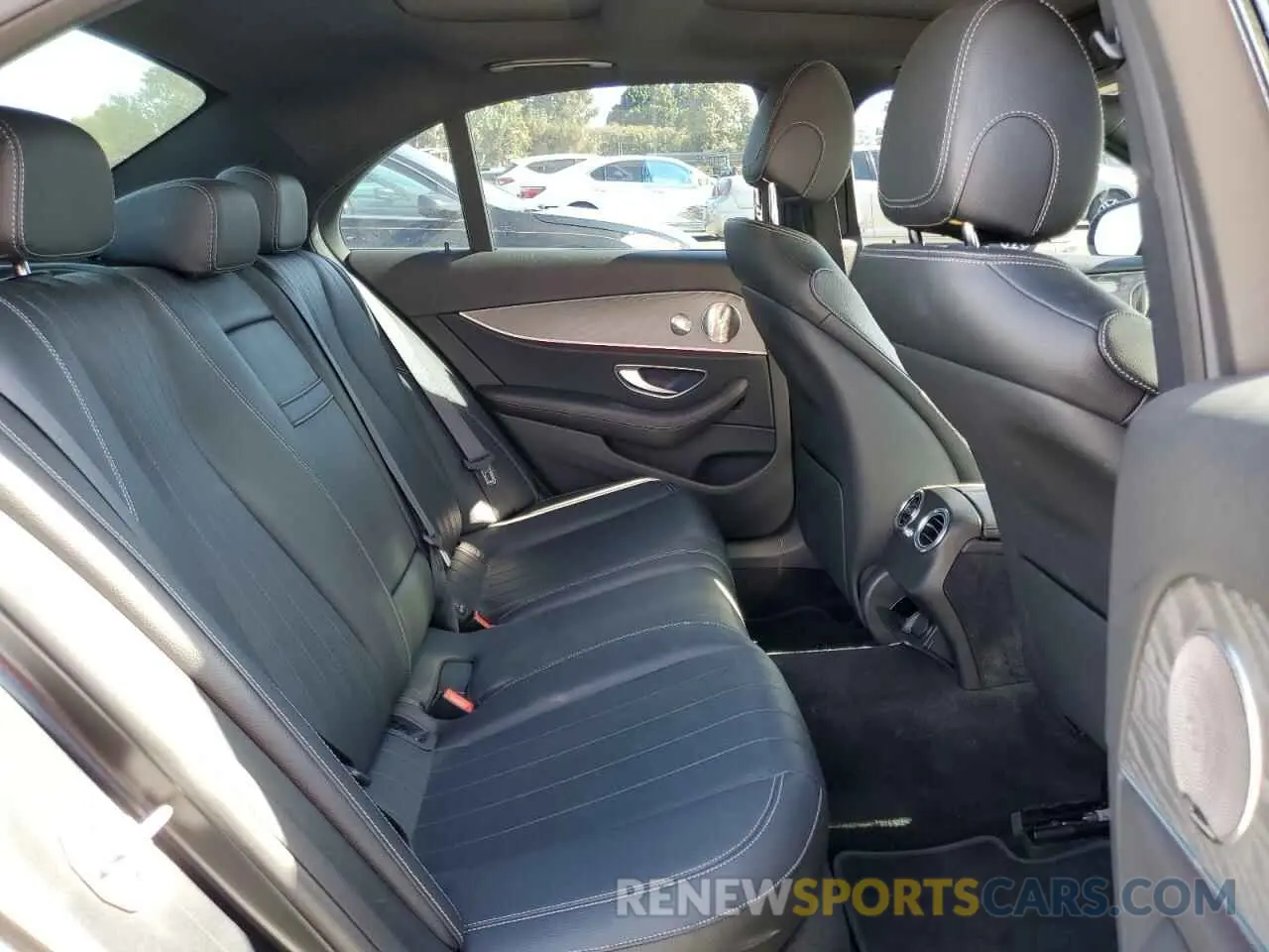 10 fotografías del automóvil dañado W1KZF8DB8MA916818 MERCEDES-BENZ E-CLASS 2021