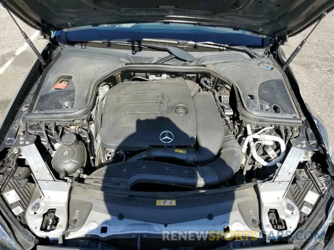 11 fotografías del automóvil dañado W1KZF8DB8MA916818 MERCEDES-BENZ E-CLASS 2021