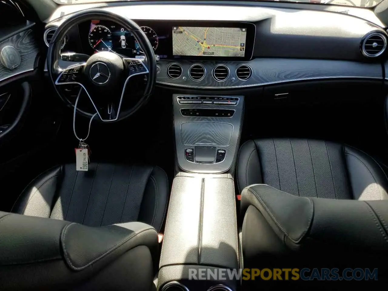 8 fotografías del automóvil dañado W1KZF8DB8MA916818 MERCEDES-BENZ E-CLASS 2021