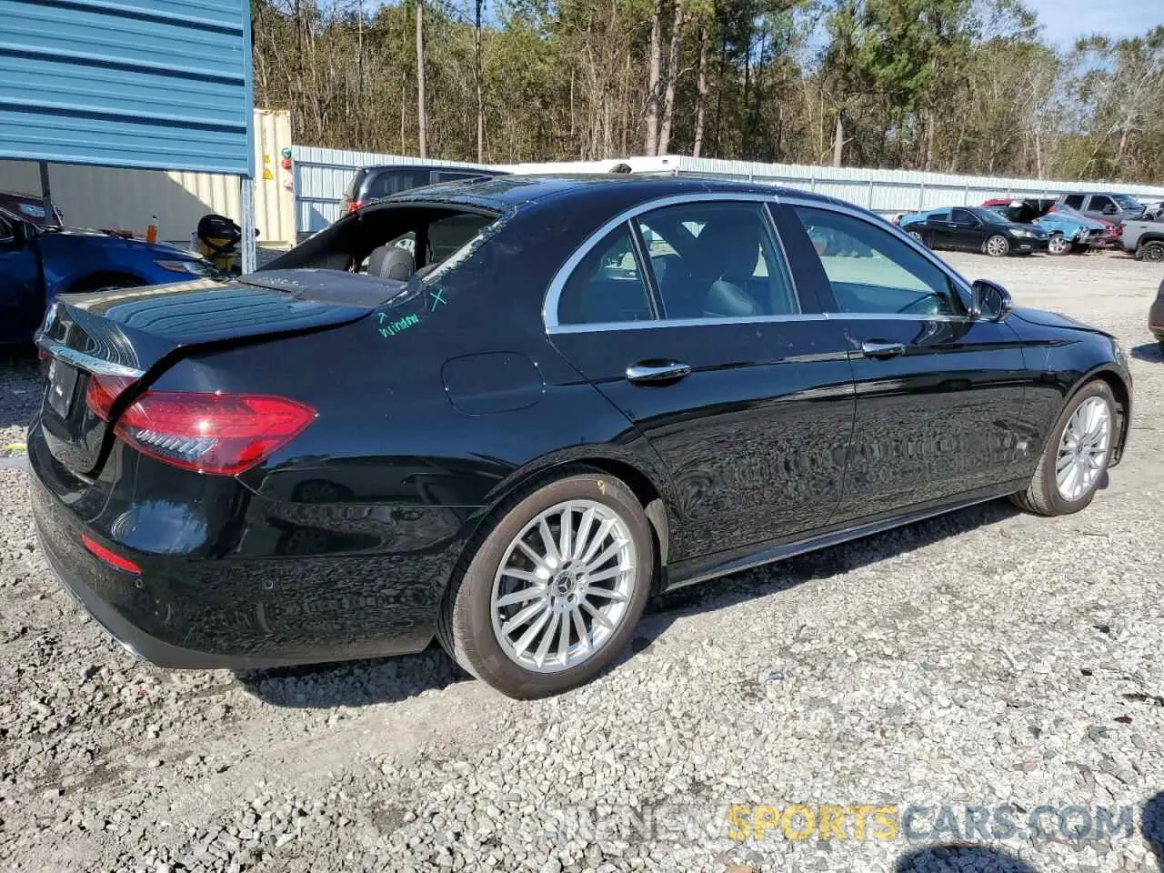 3 fotografías del automóvil dañado W1KZF8DB8MA919380 MERCEDES-BENZ E-CLASS 2021