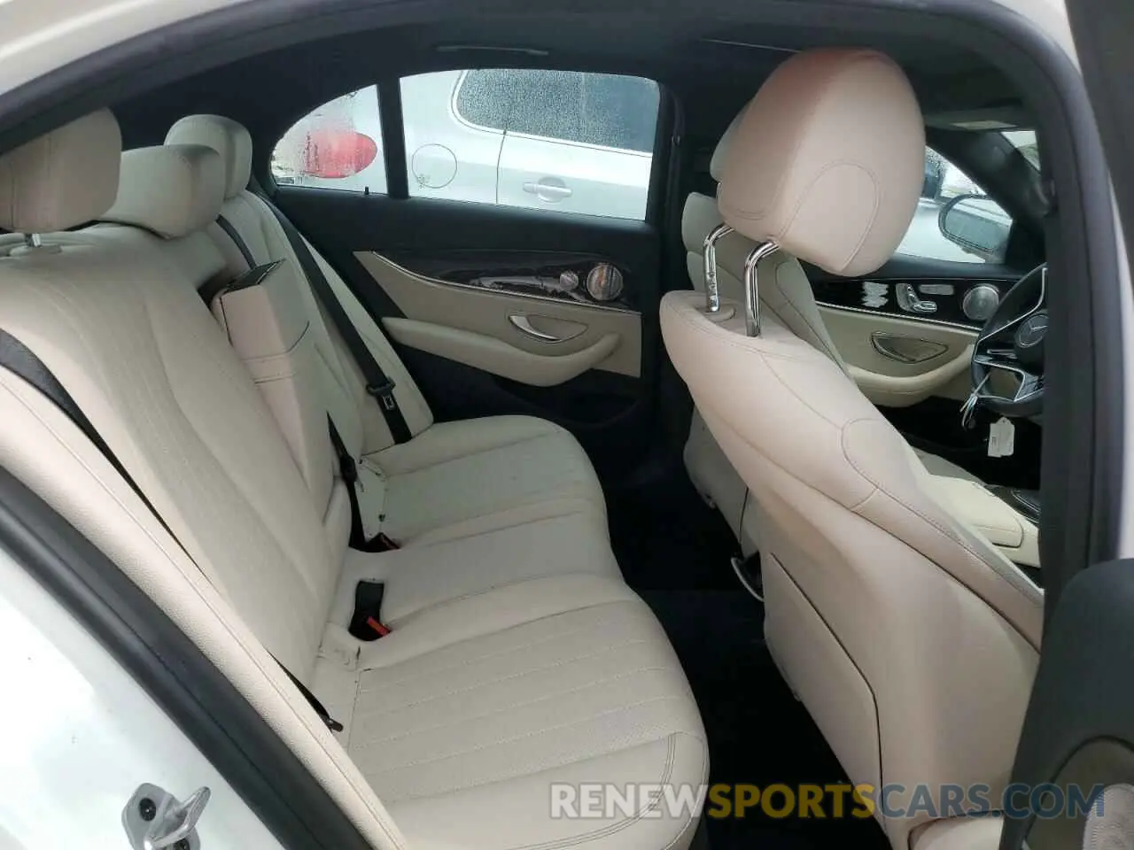 10 fotografías del automóvil dañado W1KZF8DB8MA928547 MERCEDES-BENZ E-CLASS 2021
