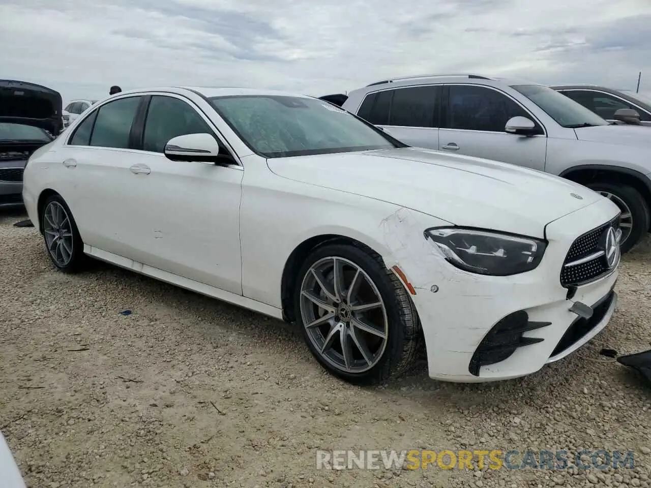 4 fotografías del automóvil dañado W1KZF8DB8MA928547 MERCEDES-BENZ E-CLASS 2021