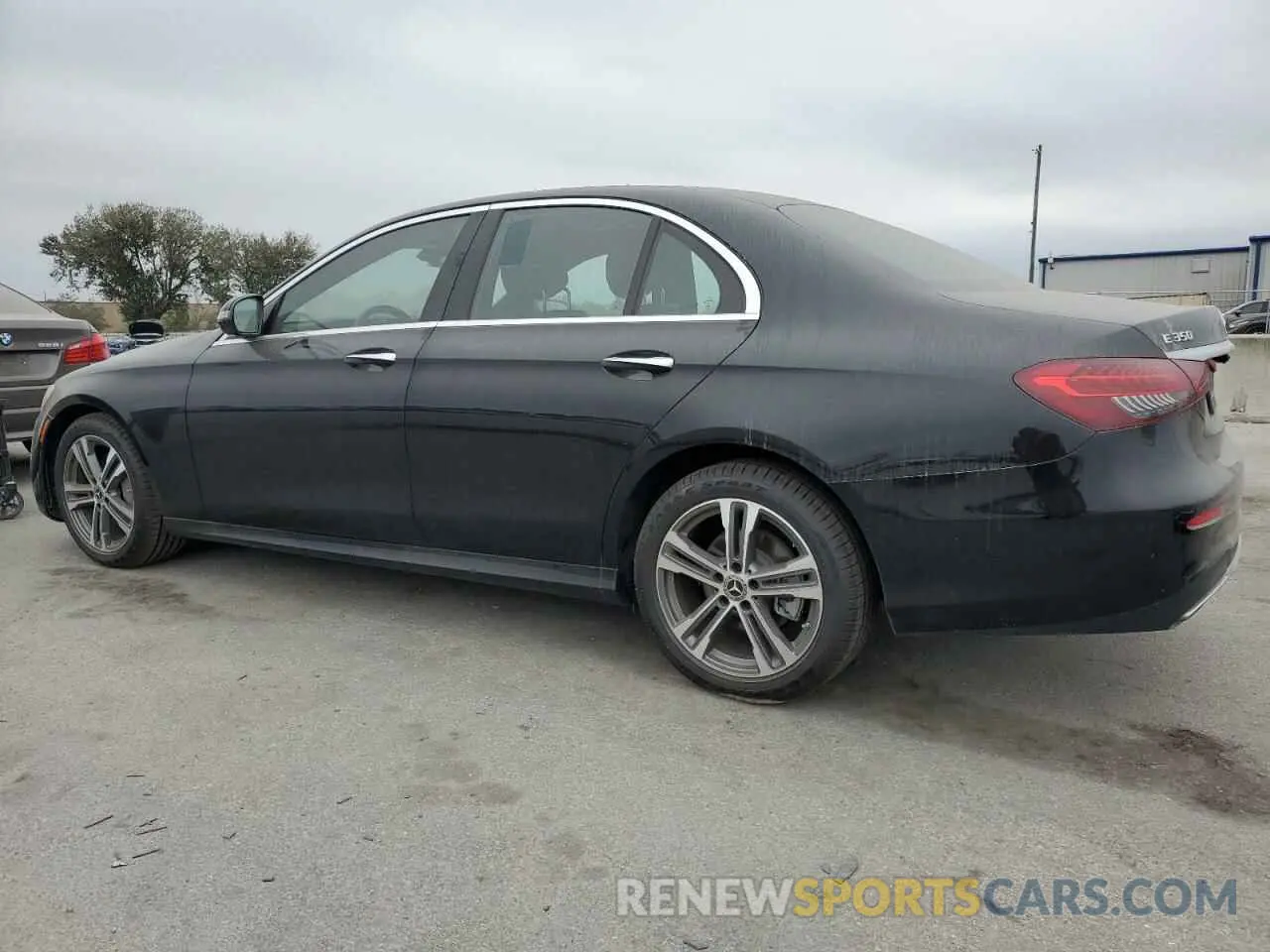 2 fotografías del automóvil dañado W1KZF8DB8MA929939 MERCEDES-BENZ E-CLASS 2021