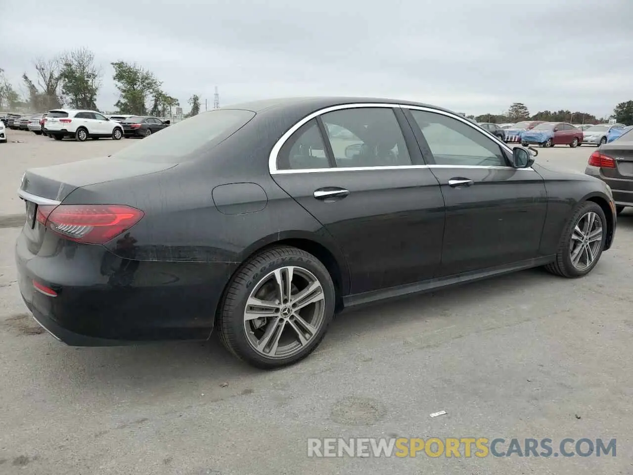 3 fotografías del automóvil dañado W1KZF8DB8MA929939 MERCEDES-BENZ E-CLASS 2021