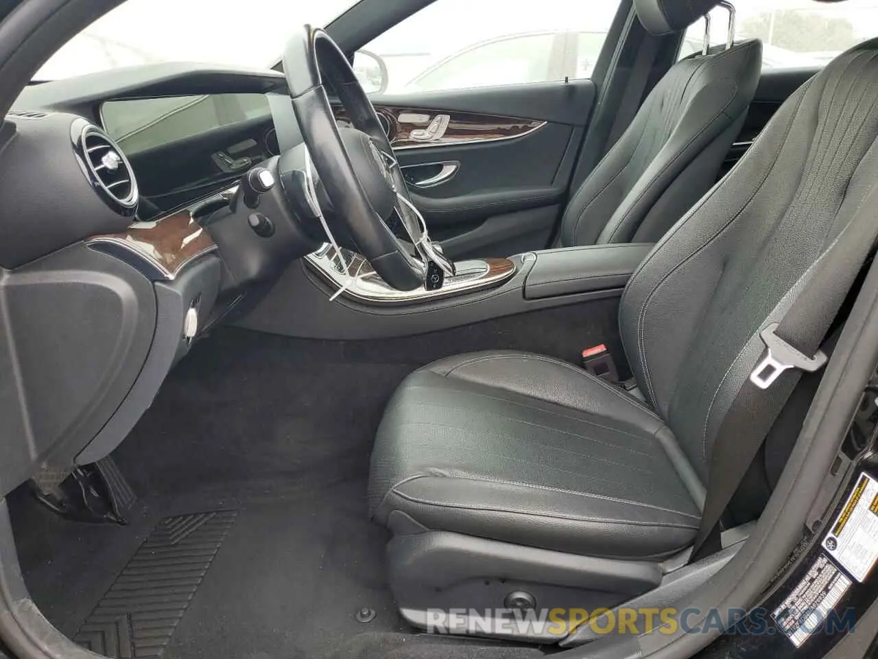7 fotografías del automóvil dañado W1KZF8DB8MA929939 MERCEDES-BENZ E-CLASS 2021