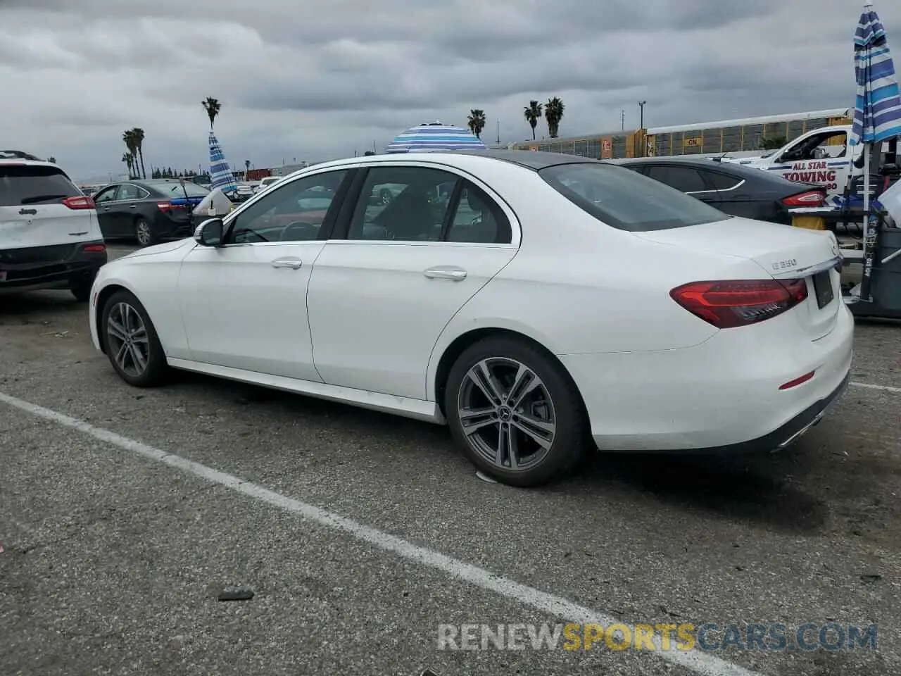 2 fotografías del automóvil dañado W1KZF8DBXMA966331 MERCEDES-BENZ E-CLASS 2021