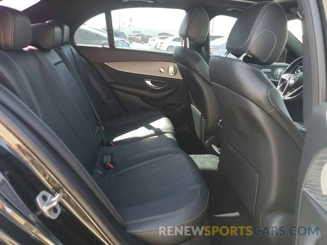 10 fotografías del automóvil dañado W1KZF8DBXMA981444 MERCEDES-BENZ E-CLASS 2021