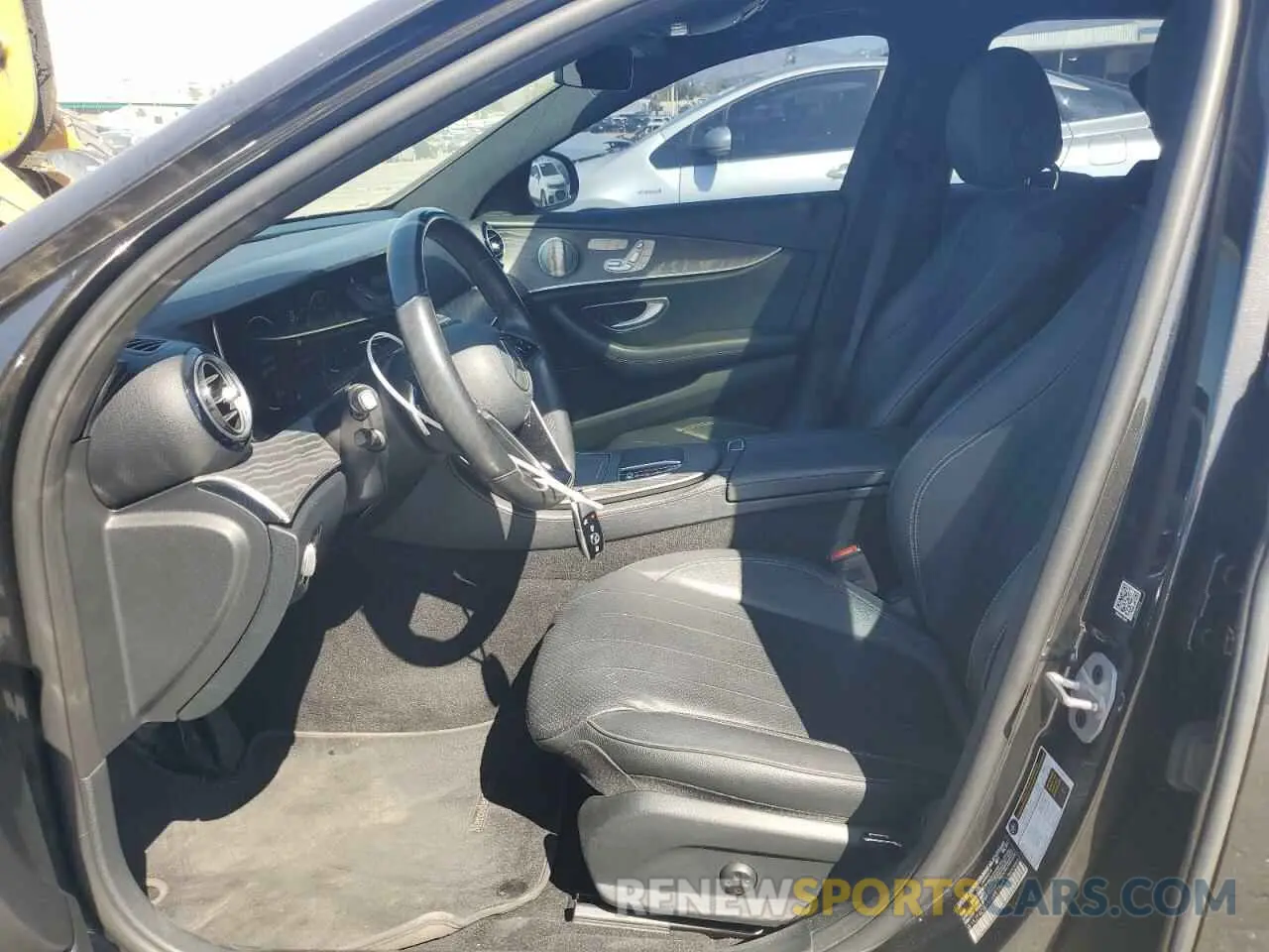 7 fotografías del automóvil dañado W1KZF8DBXMA981444 MERCEDES-BENZ E-CLASS 2021