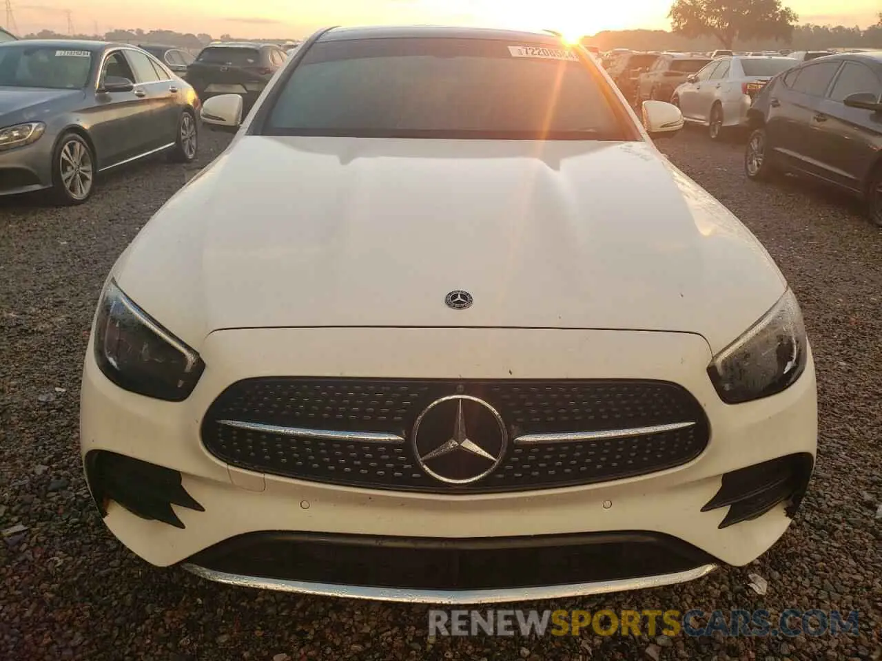 5 fotografías del automóvil dañado W1KZF8EB1MA904721 MERCEDES-BENZ E-CLASS 2021