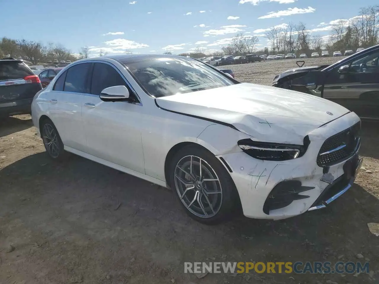 4 fotografías del automóvil dañado W1KZF8EB1MA952610 MERCEDES-BENZ E-CLASS 2021