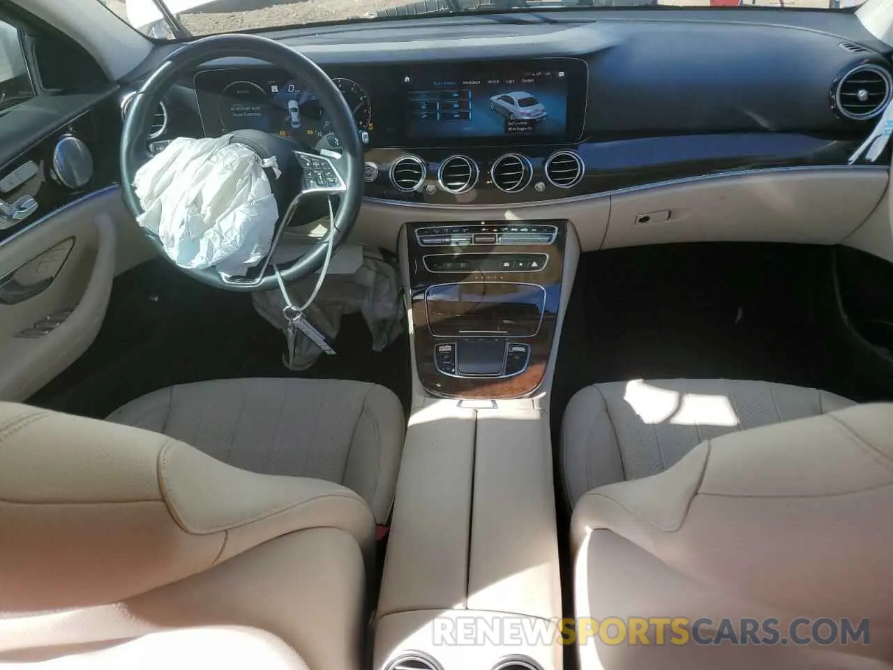 8 fotografías del automóvil dañado W1KZF8EB1MA952610 MERCEDES-BENZ E-CLASS 2021