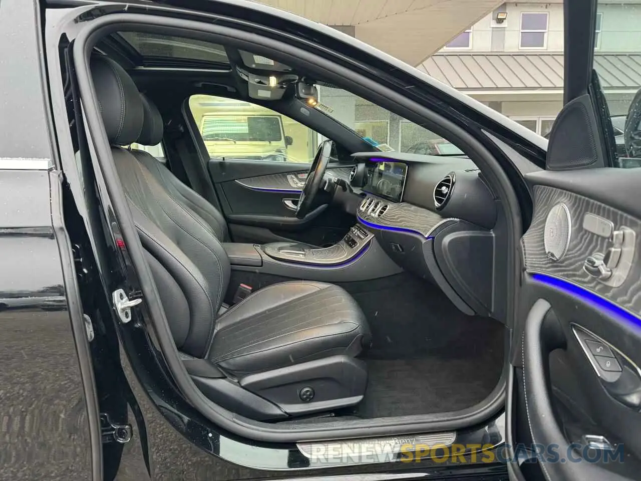 5 fotografías del automóvil dañado W1KZF8EB2MA873530 MERCEDES-BENZ E-CLASS 2021