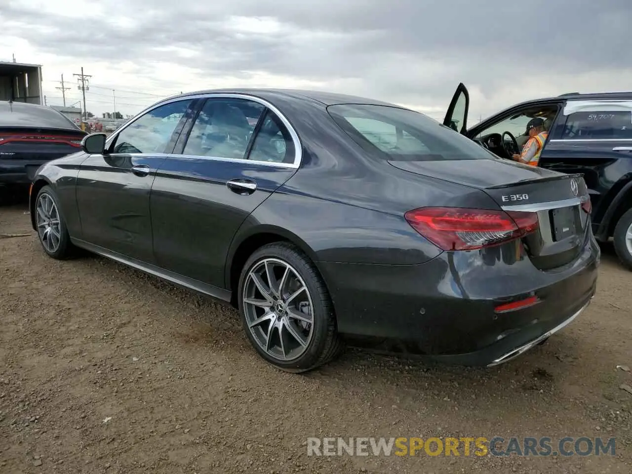 3 fotografías del automóvil dañado W1KZF8EB2MA902413 MERCEDES-BENZ E-CLASS 2021