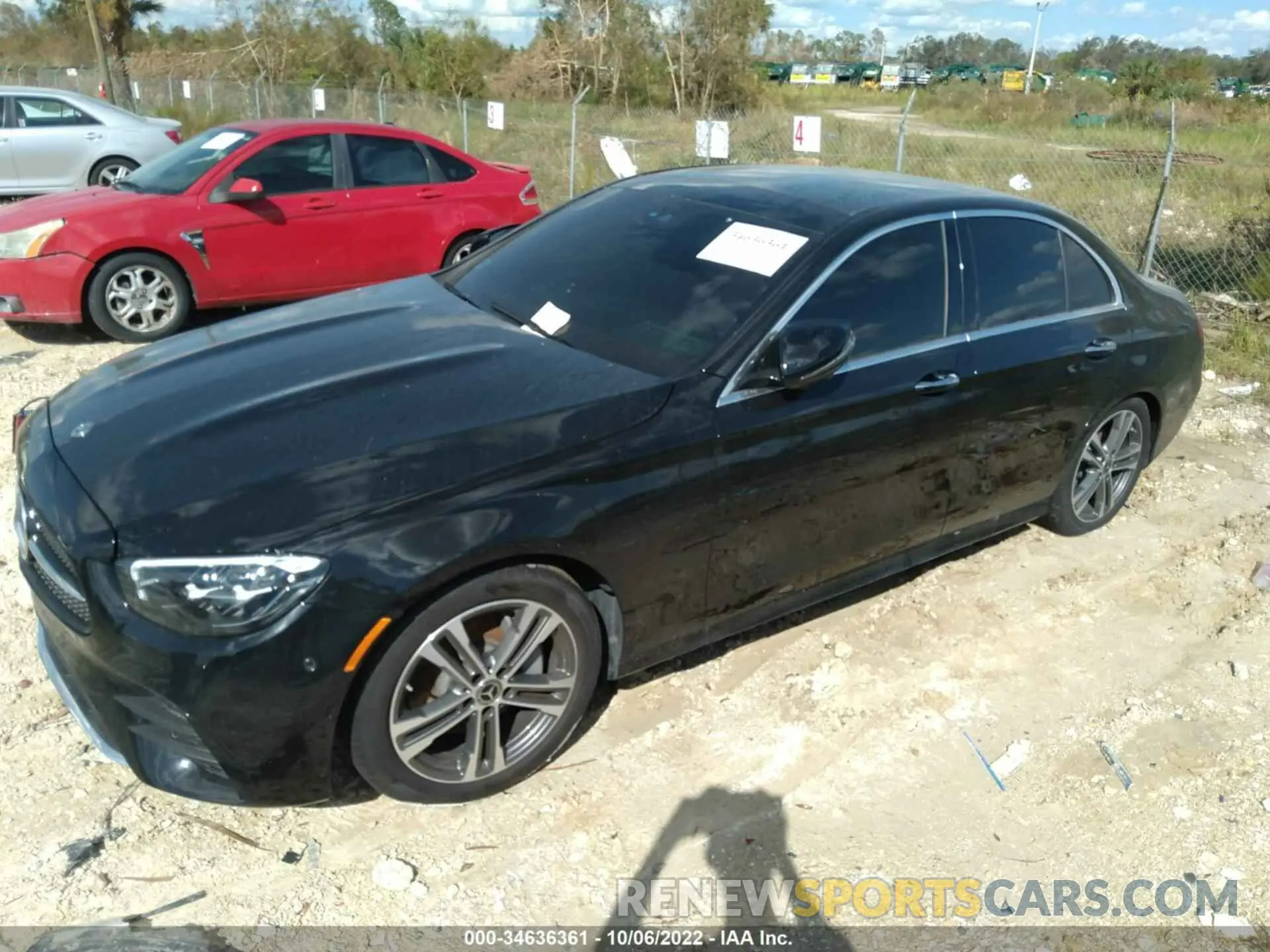 2 fotografías del automóvil dañado W1KZF8EB3MA923870 MERCEDES-BENZ E-CLASS 2021