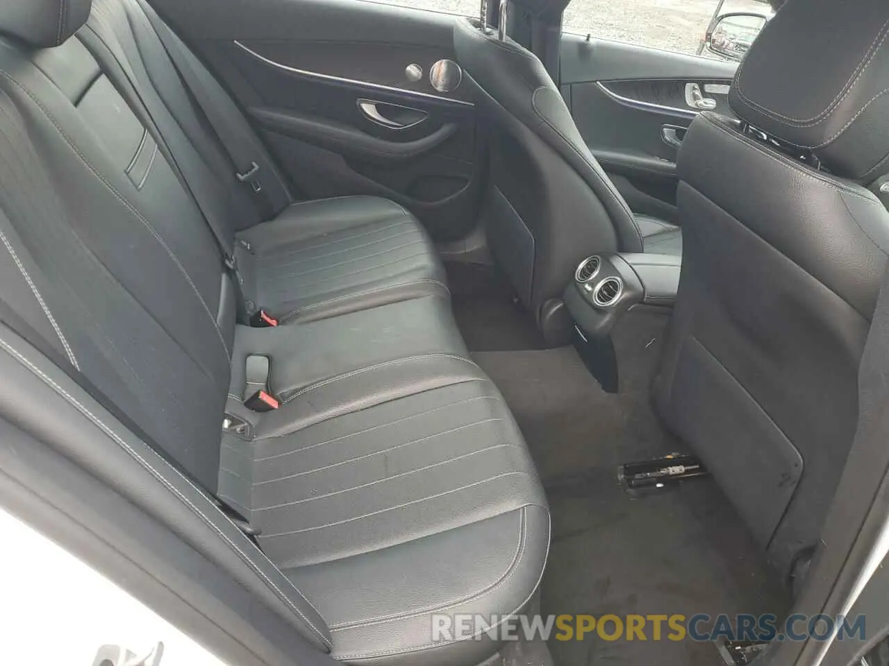 11 fotografías del automóvil dañado W1KZF8EB4MA922033 MERCEDES-BENZ E-CLASS 2021