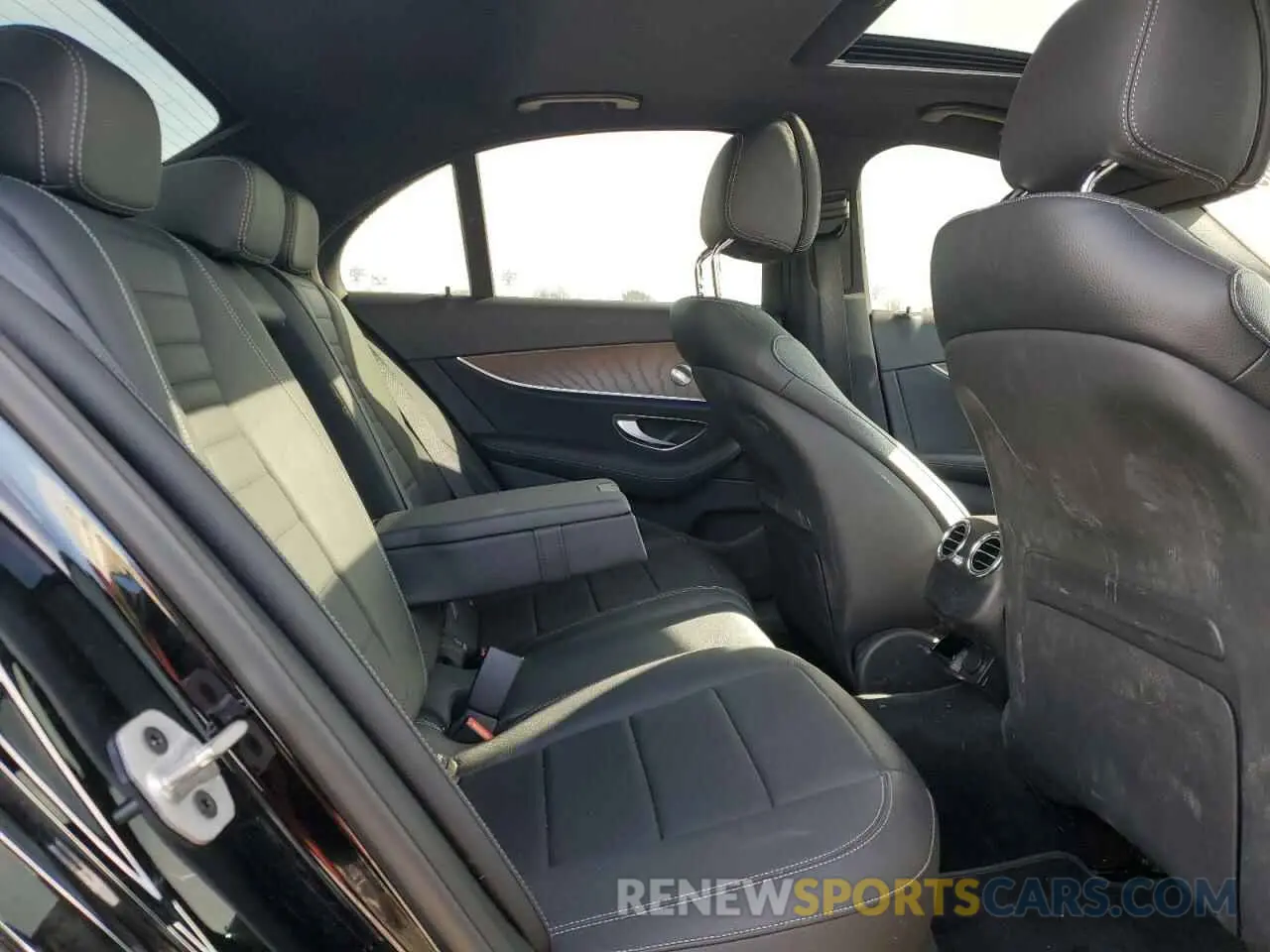 10 fotografías del automóvil dañado W1KZF8EB5MA896252 MERCEDES-BENZ E-CLASS 2021