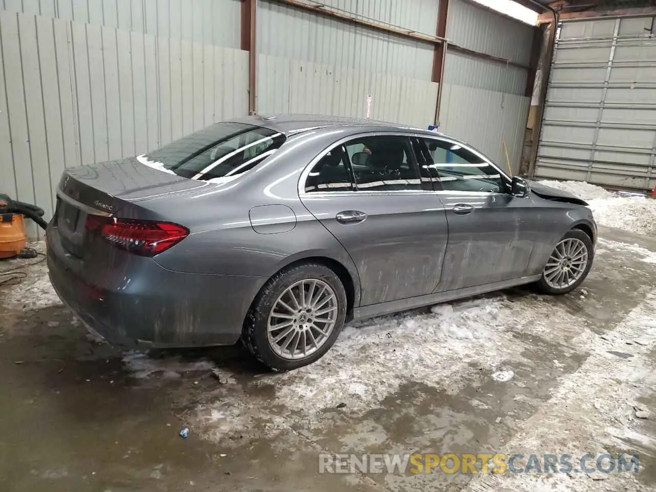 3 fotografías del automóvil dañado W1KZF8EB5MA930643 MERCEDES-BENZ E-CLASS 2021