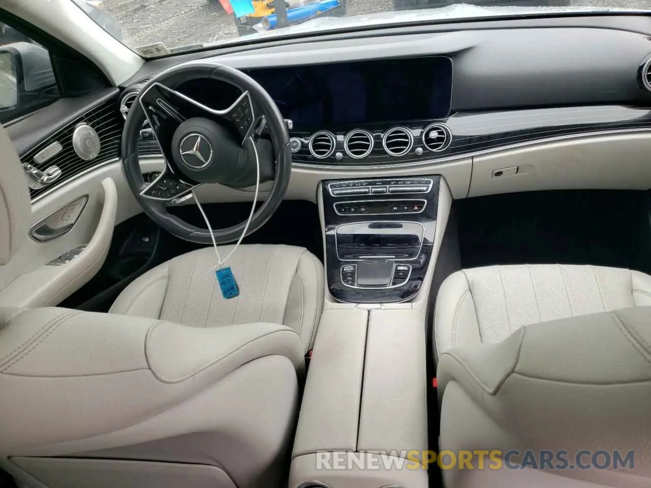 8 fotografías del automóvil dañado W1KZF8EB7MA967466 MERCEDES-BENZ E-CLASS 2021