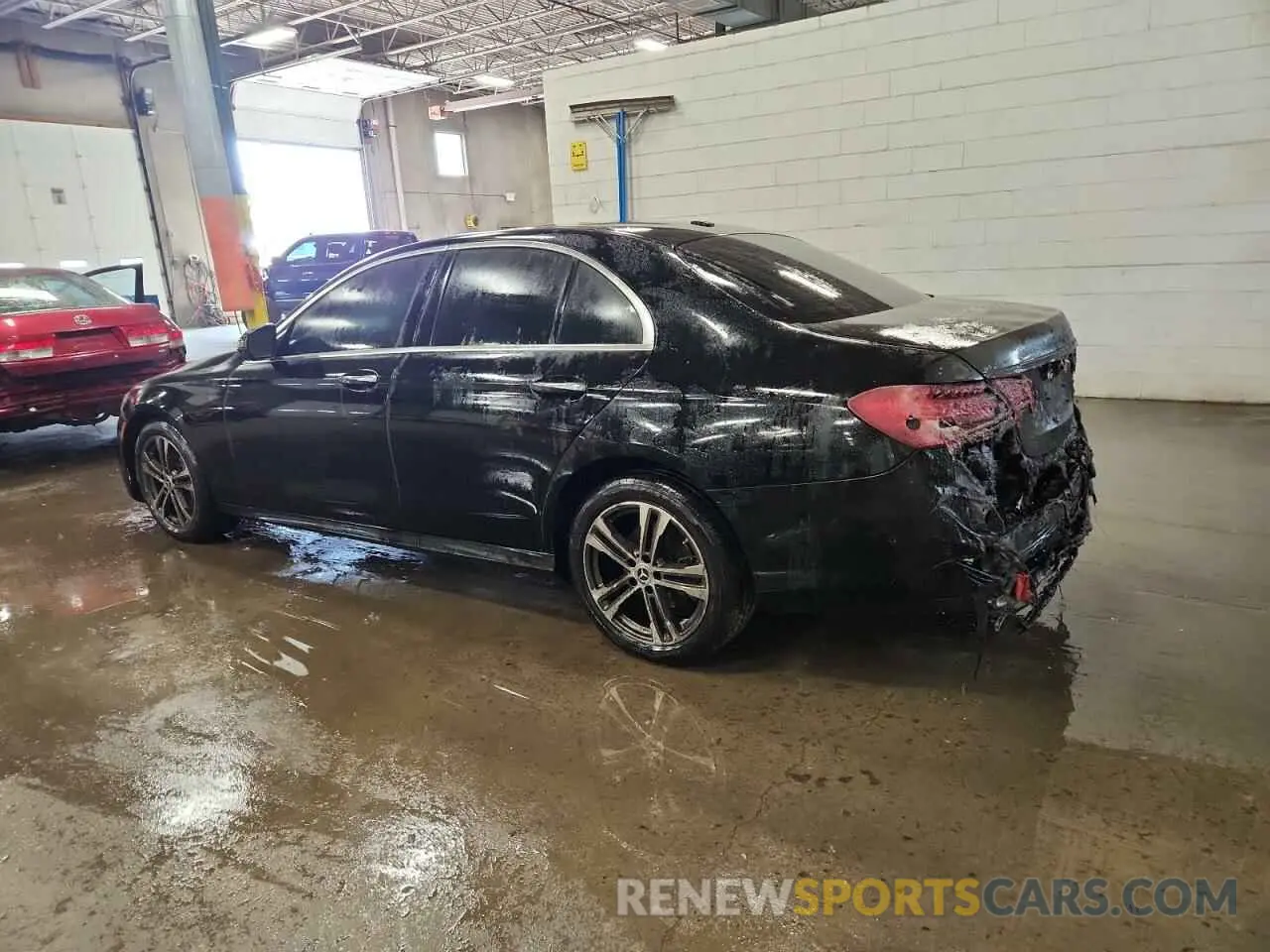 2 fotografías del automóvil dañado W1KZF8EB8MA883687 MERCEDES-BENZ E-CLASS 2021