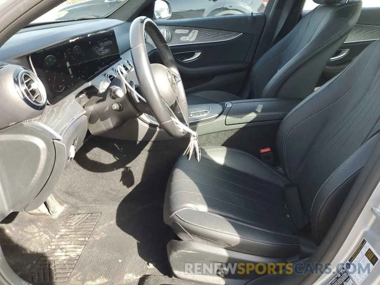 7 fotografías del automóvil dañado W1KZF8EB9MA875615 MERCEDES-BENZ E-CLASS 2021