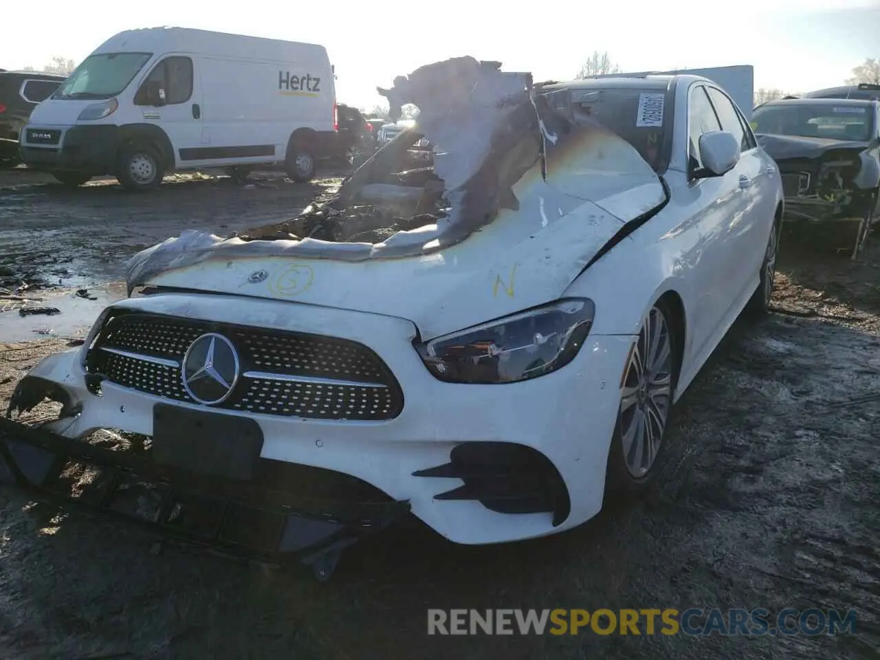 2 fotografías del automóvil dañado W1KZF8EB9MA949678 MERCEDES-BENZ E-CLASS 2021