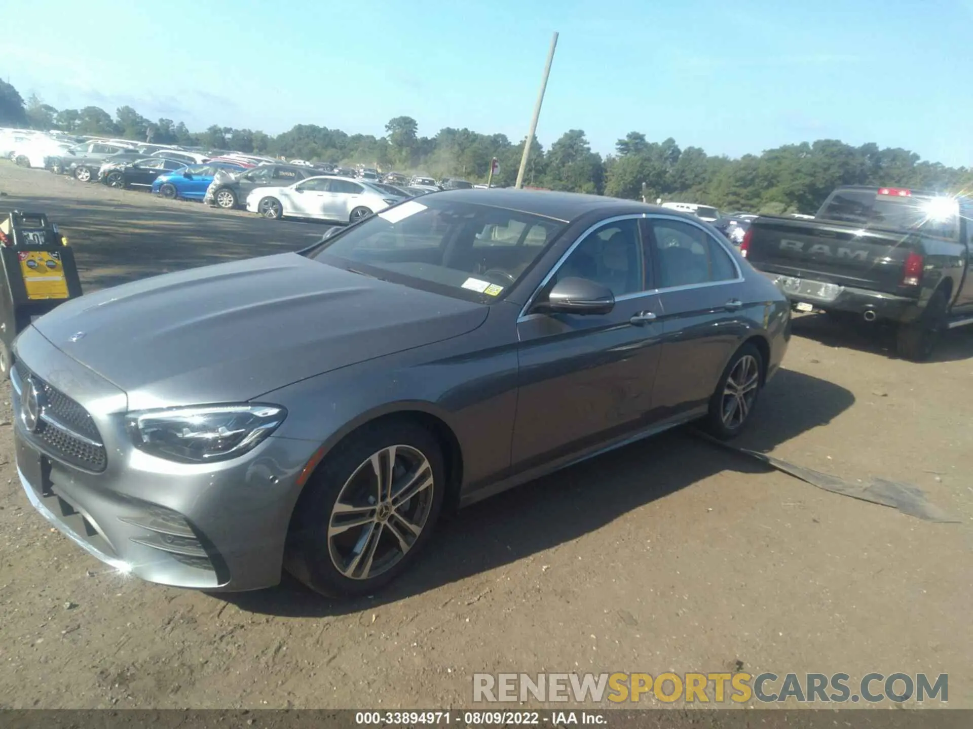 2 fotografías del automóvil dañado W1KZF8EBXMA933330 MERCEDES-BENZ E-CLASS 2021