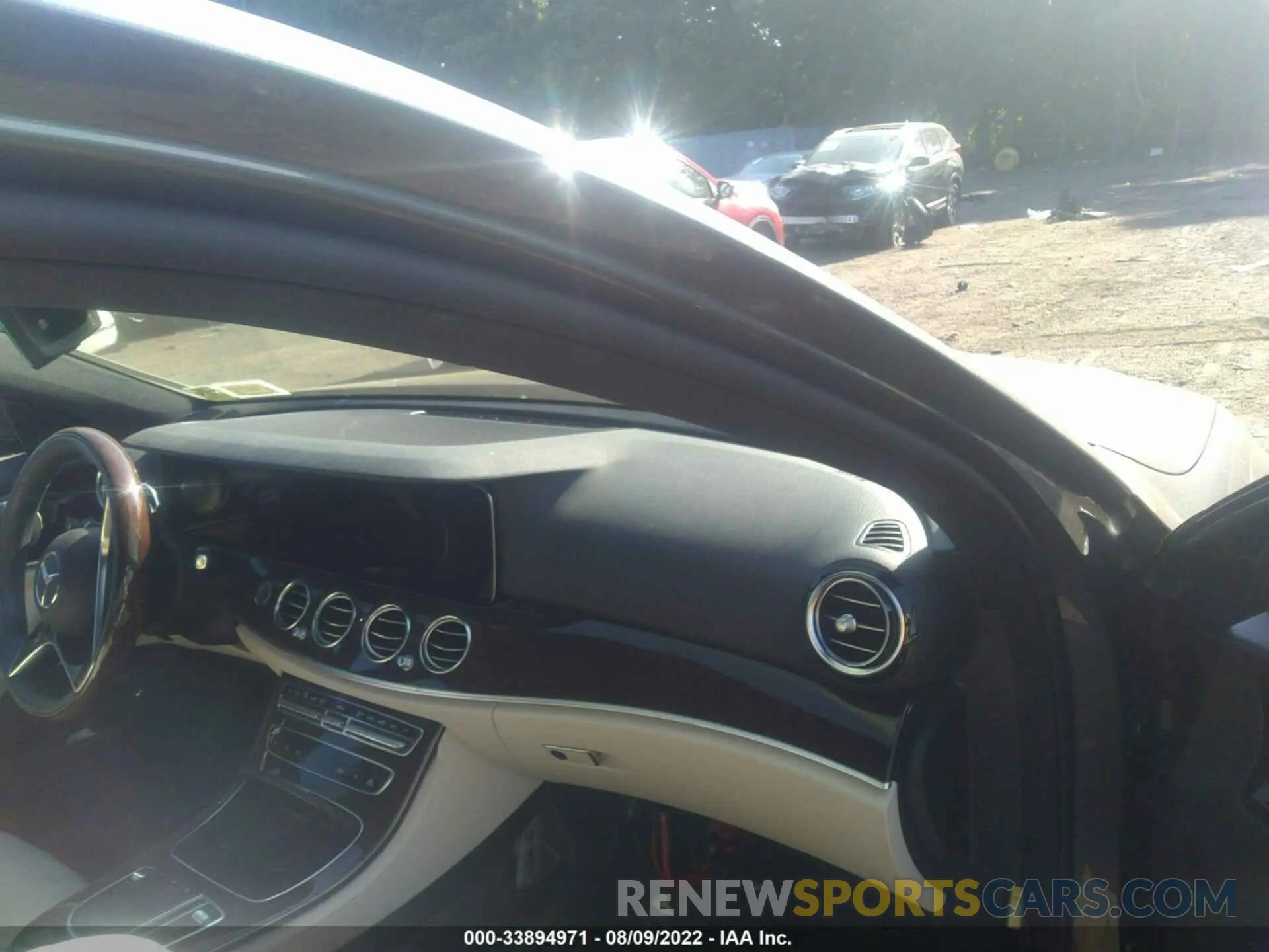 5 fotografías del automóvil dañado W1KZF8EBXMA933330 MERCEDES-BENZ E-CLASS 2021