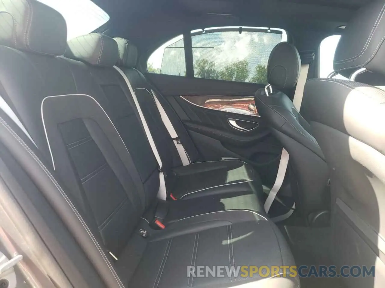 6 fotografías del automóvil dañado W1KZF8KBXMA931680 MERCEDES-BENZ E-CLASS 2021