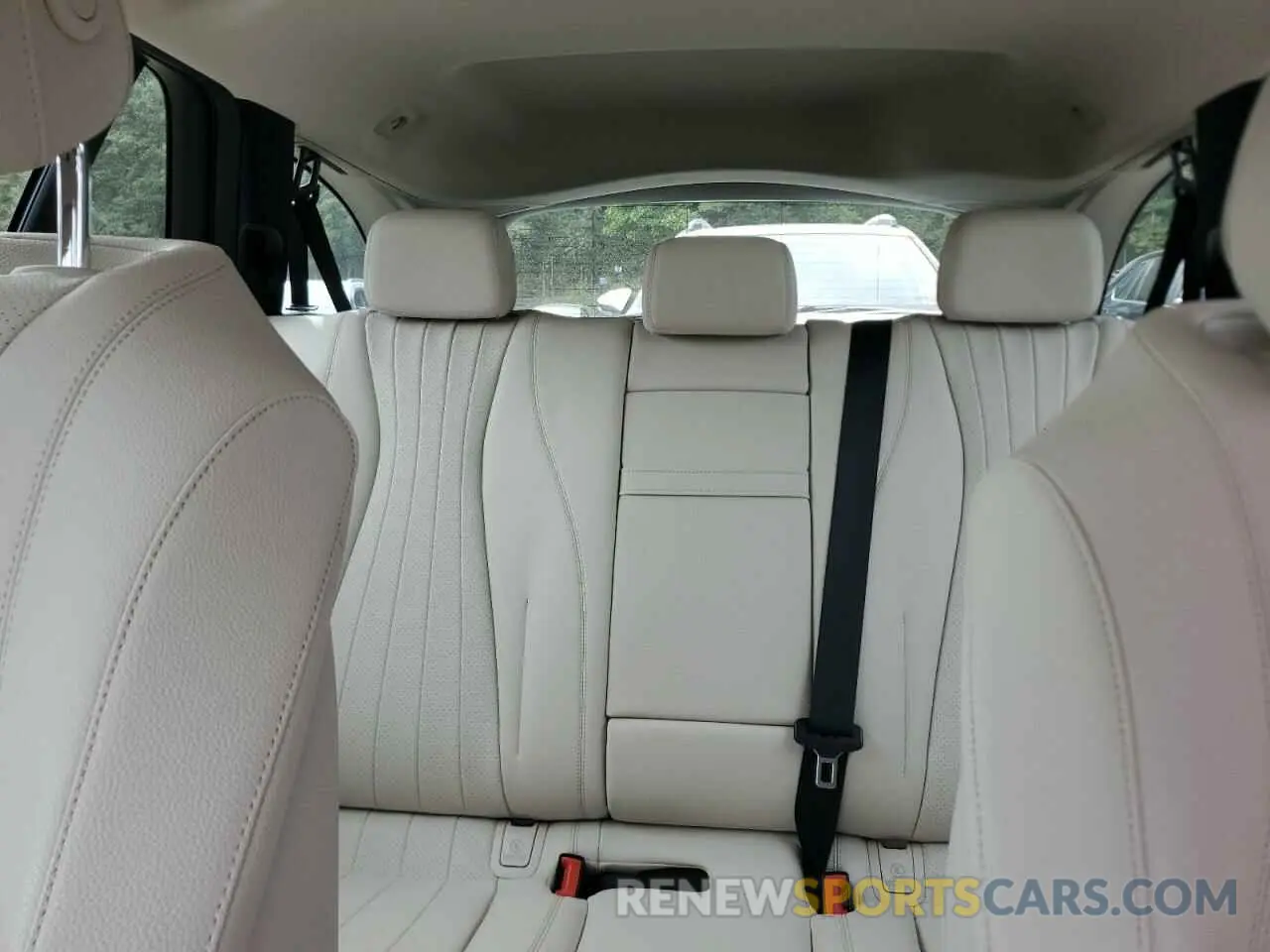 10 fotografías del automóvil dañado W1KZH6AB0MA938802 MERCEDES-BENZ E-CLASS 2021