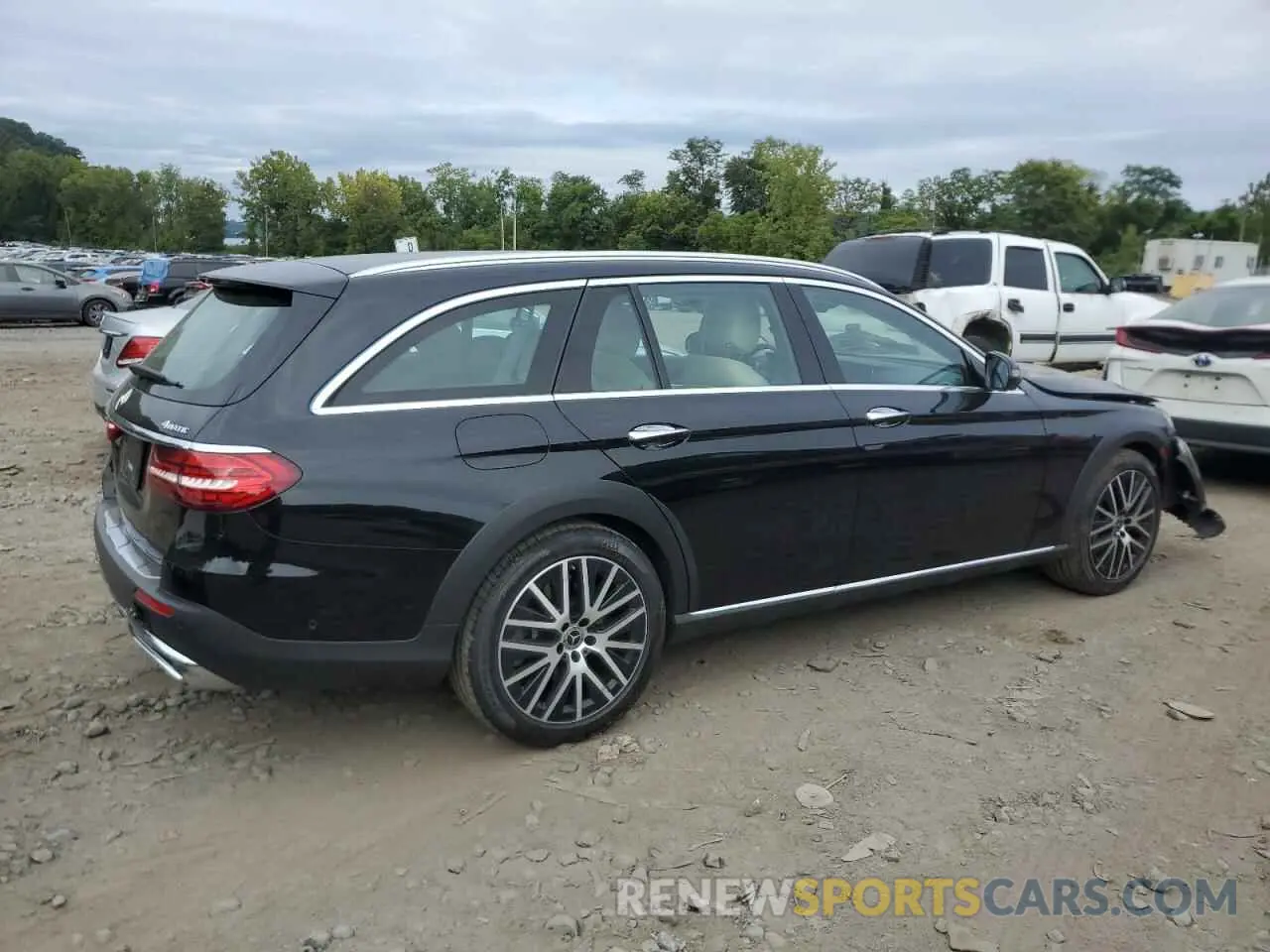 3 fotografías del automóvil dañado W1KZH6AB0MA938802 MERCEDES-BENZ E-CLASS 2021
