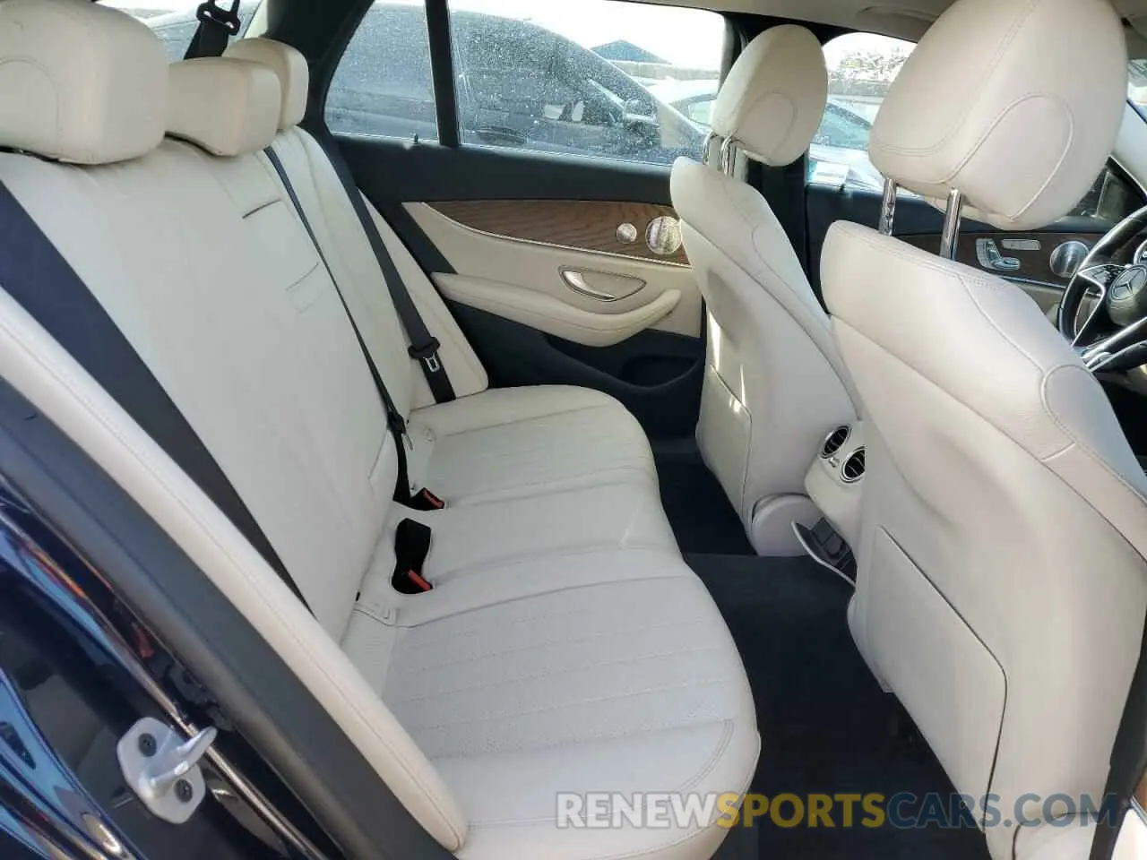 11 fotografías del automóvil dañado W1KZH6ABXMA957731 MERCEDES-BENZ E-CLASS 2021