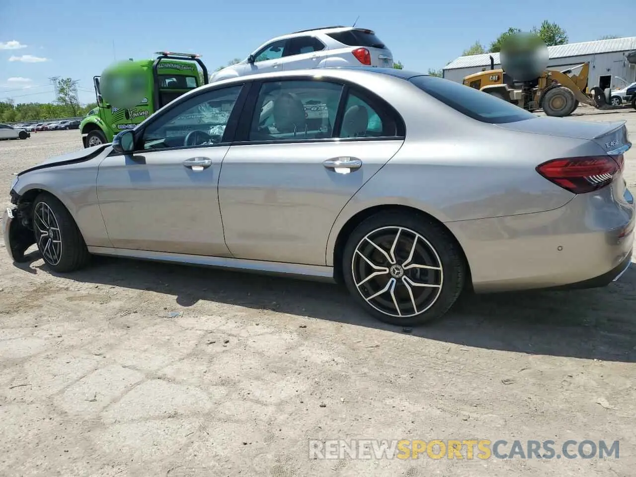 2 fotografías del automóvil dañado W1KZF5KB3NB079182 MERCEDES-BENZ E-CLASS 2022