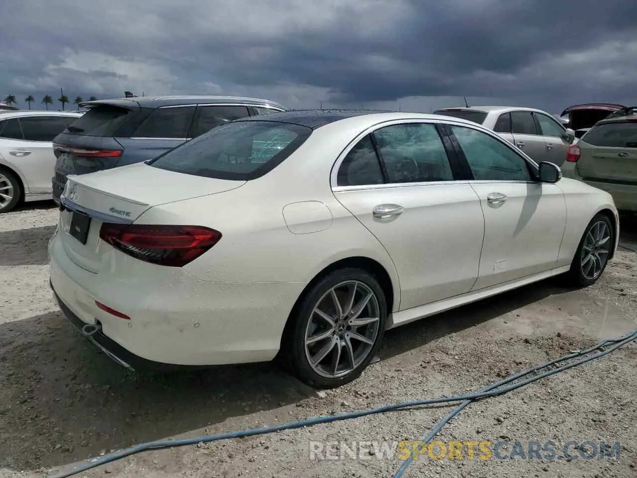 3 fotografías del automóvil dañado W1KZF5KB4NB083659 MERCEDES-BENZ E-CLASS 2022