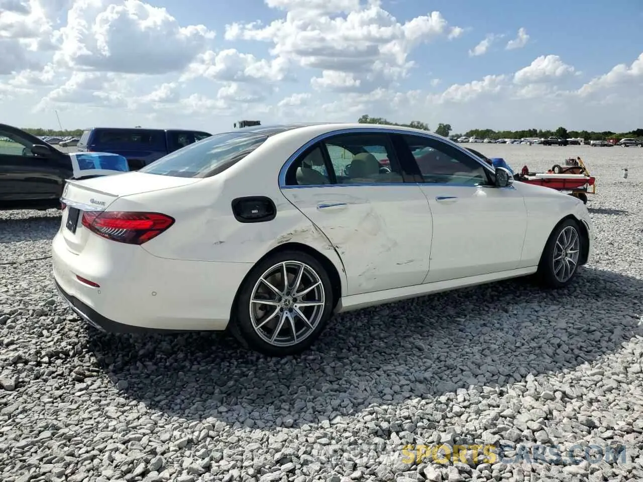 3 fotografías del automóvil dañado W1KZF5KB5NB084741 MERCEDES-BENZ E-CLASS 2022