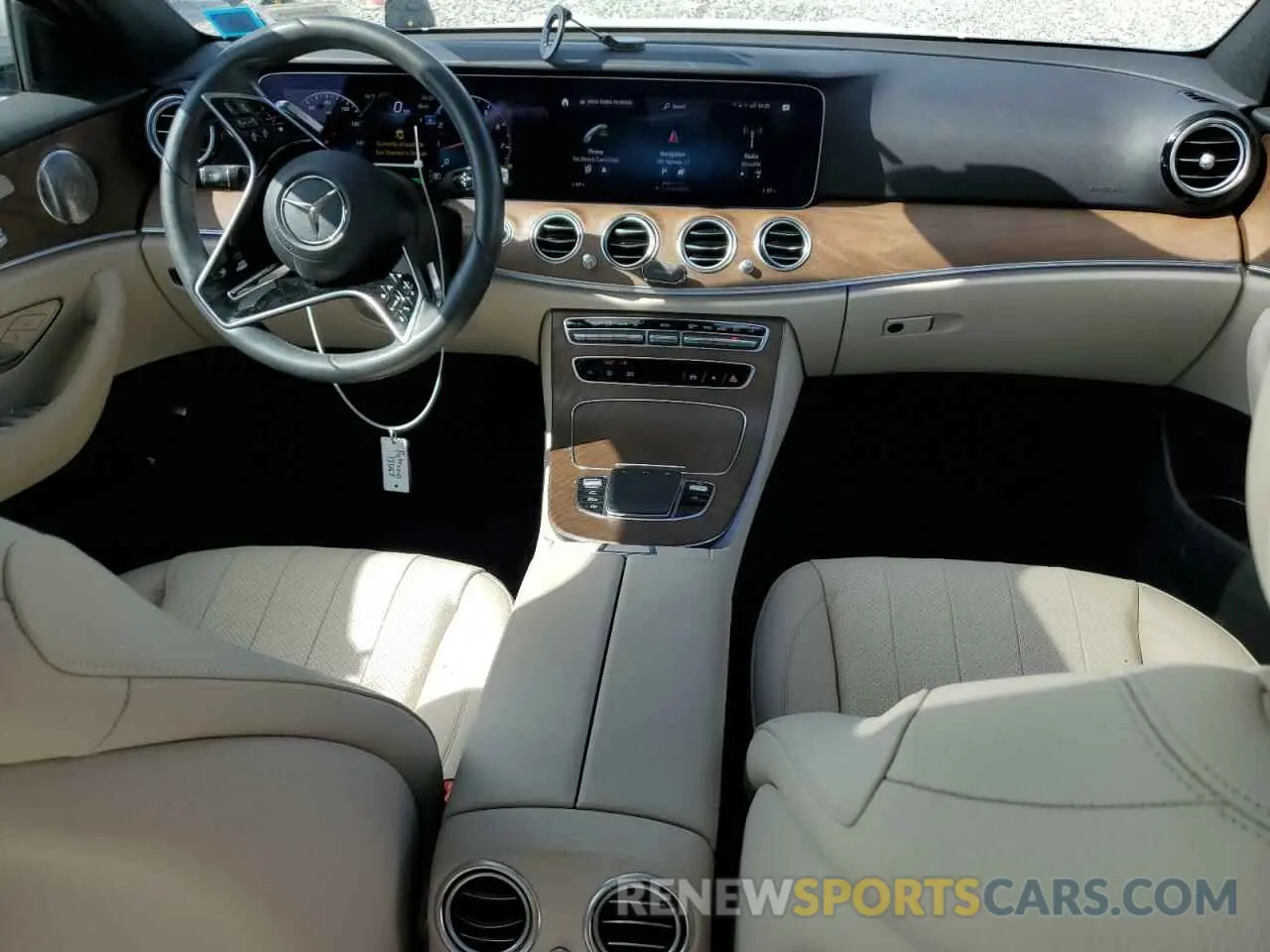 8 fotografías del automóvil dañado W1KZF5KB5NB084741 MERCEDES-BENZ E-CLASS 2022