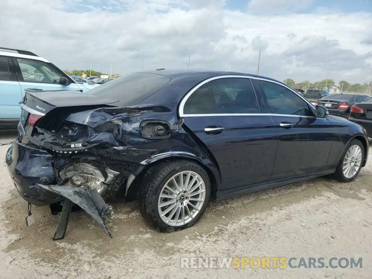 3 fotografías del automóvil dañado W1KZF5KB9NB057056 MERCEDES-BENZ E-CLASS 2022