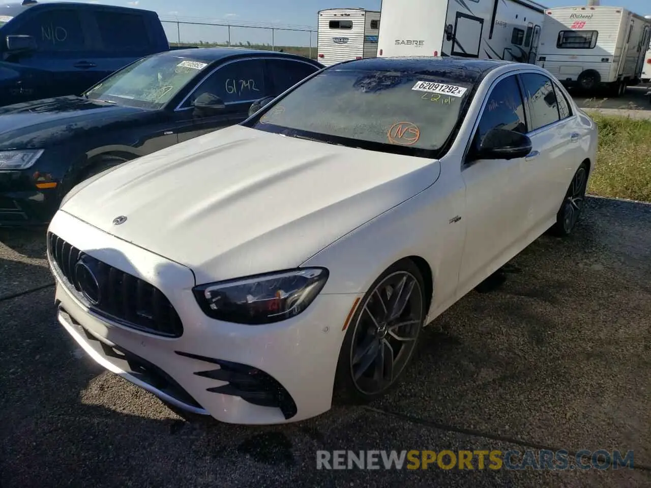 2 fotografías del automóvil dañado W1KZF6BB8NB069222 MERCEDES-BENZ E-CLASS 2022