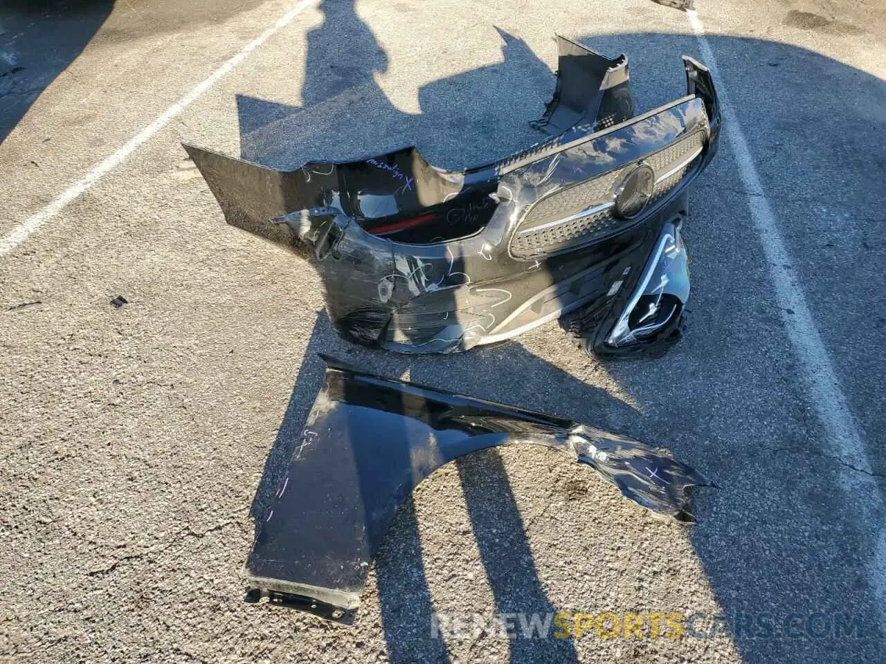 14 fotografías del automóvil dañado W1KZF8DB0NB085097 MERCEDES-BENZ E-CLASS 2022