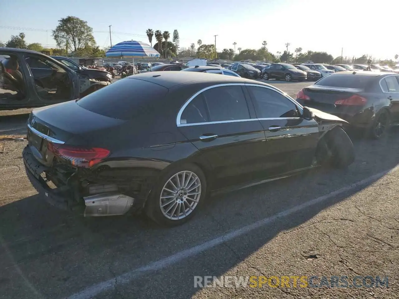 3 fotografías del automóvil dañado W1KZF8DB0NB085097 MERCEDES-BENZ E-CLASS 2022