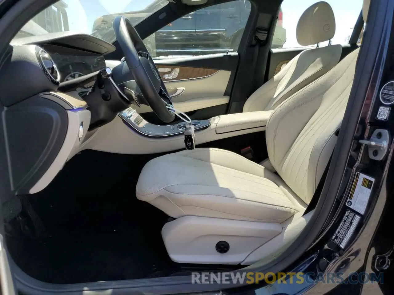 7 fotografías del automóvil dañado W1KZF8DB1NB074741 MERCEDES-BENZ E-CLASS 2022