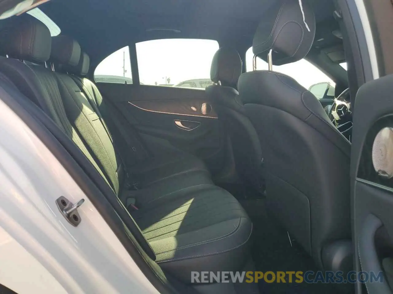 10 fotografías del automóvil dañado W1KZF8DB5NB097889 MERCEDES-BENZ E-CLASS 2022