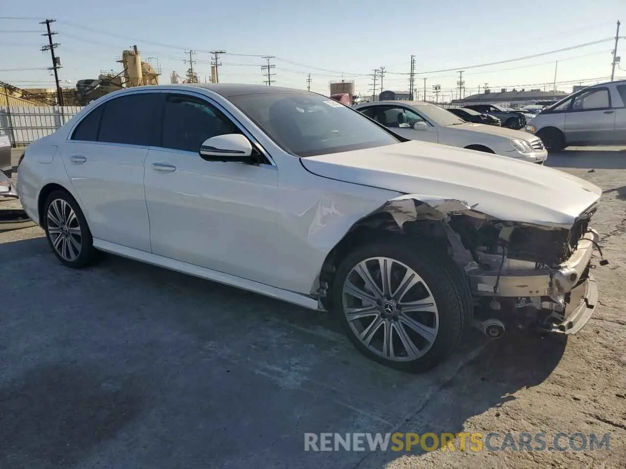 4 fotografías del automóvil dañado W1KZF8DB5NB097889 MERCEDES-BENZ E-CLASS 2022
