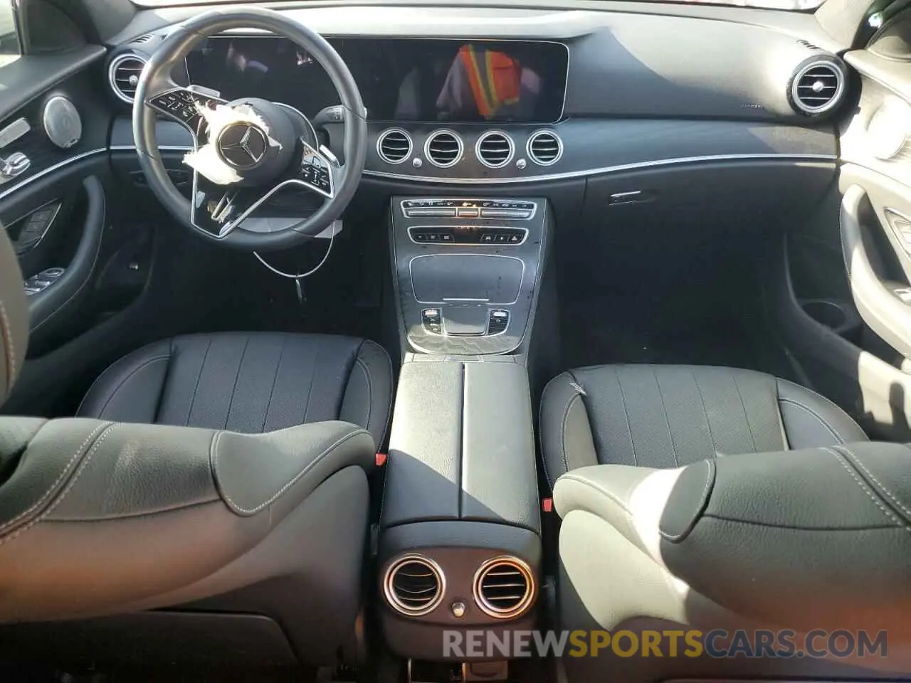 8 fotografías del automóvil dañado W1KZF8DB5NB097889 MERCEDES-BENZ E-CLASS 2022