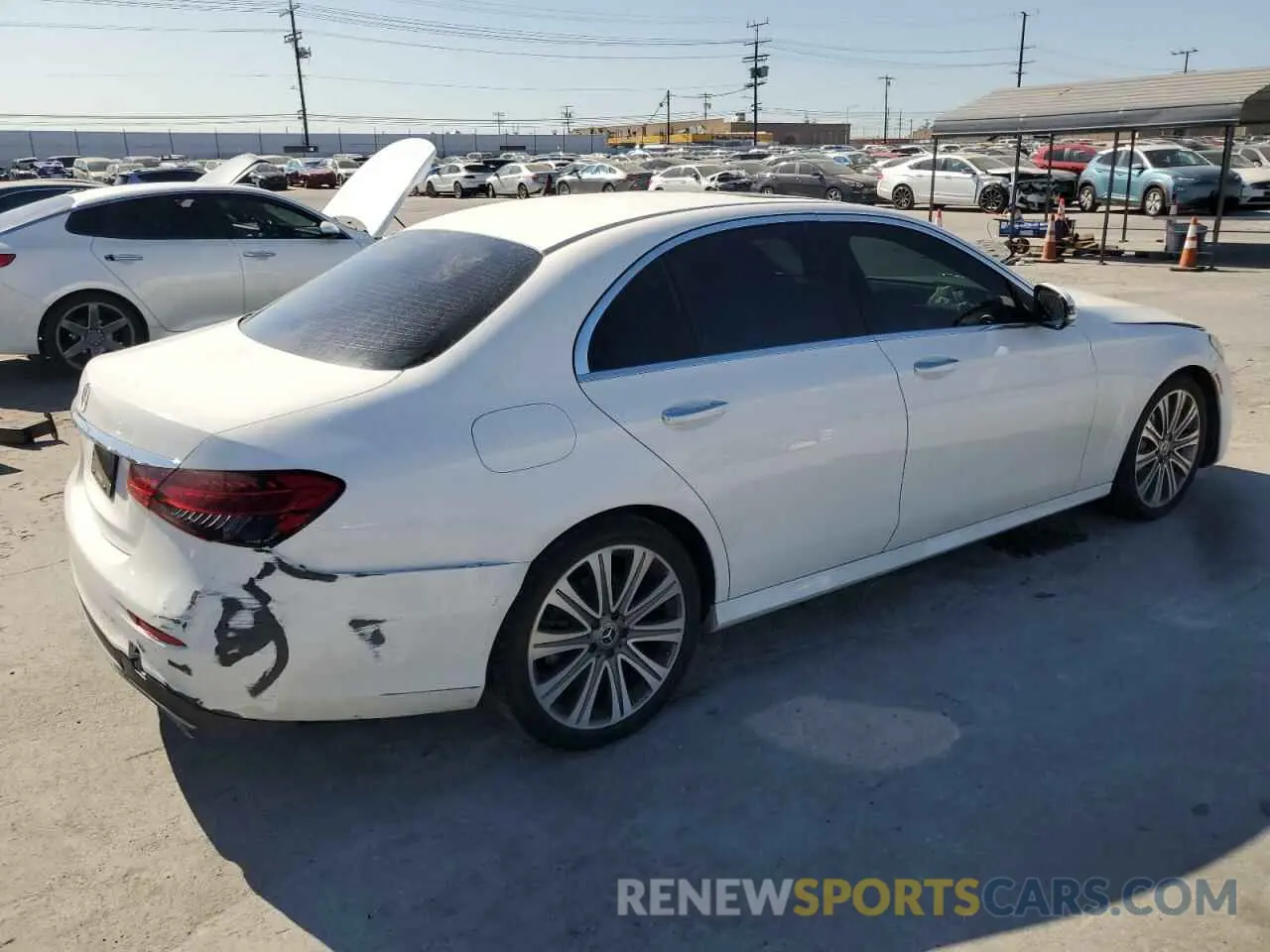 3 fotografías del automóvil dañado W1KZF8DB7NB027441 MERCEDES-BENZ E-CLASS 2022