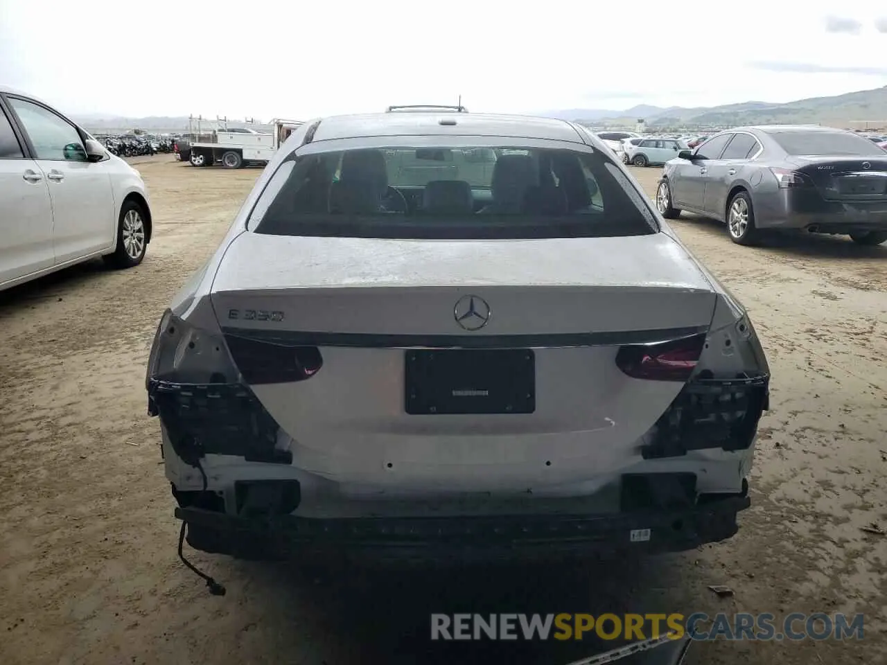 6 fotografías del automóvil dañado W1KZF8DB7NB050539 MERCEDES-BENZ E-CLASS 2022