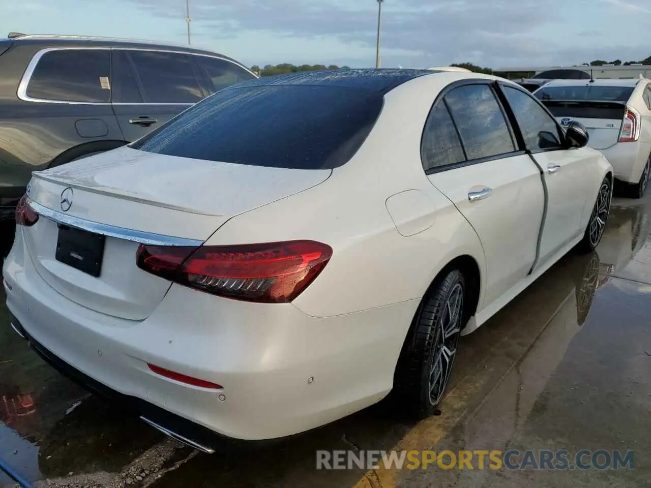 3 fotografías del automóvil dañado W1KZF8DB7NB053005 MERCEDES-BENZ E-CLASS 2022
