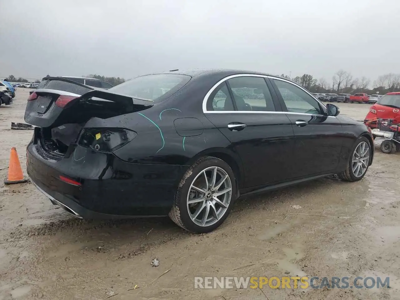 3 fotografías del automóvil dañado W1KZF8DB8NB071416 MERCEDES-BENZ E-CLASS 2022