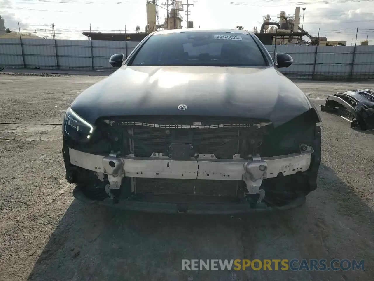 5 fotografías del automóvil dañado W1KZF8DB8NB080388 MERCEDES-BENZ E-CLASS 2022
