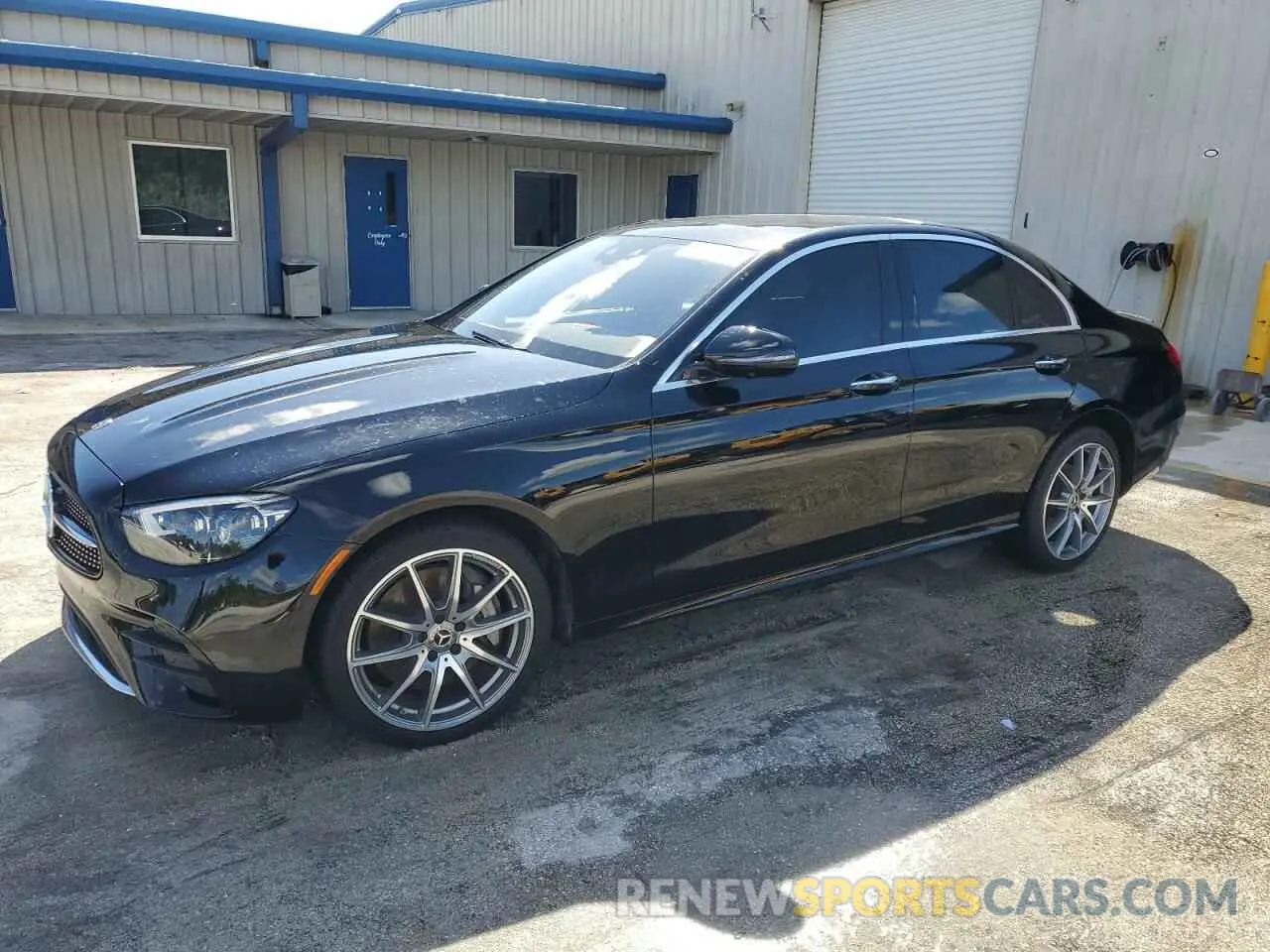 1 fotografías del automóvil dañado W1KZF8DB9NB070677 MERCEDES-BENZ E-CLASS 2022